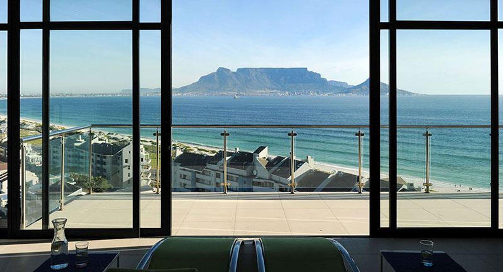 2 Bedroom Property for Sale in Bloubergrant Western Cape